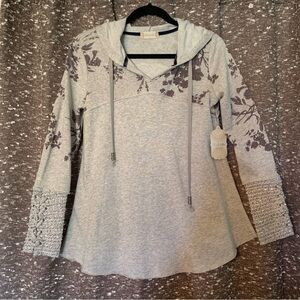 Altar’d State Heather Grey Women’s Pullover Sweatshirt Hoodie Size Small NWT